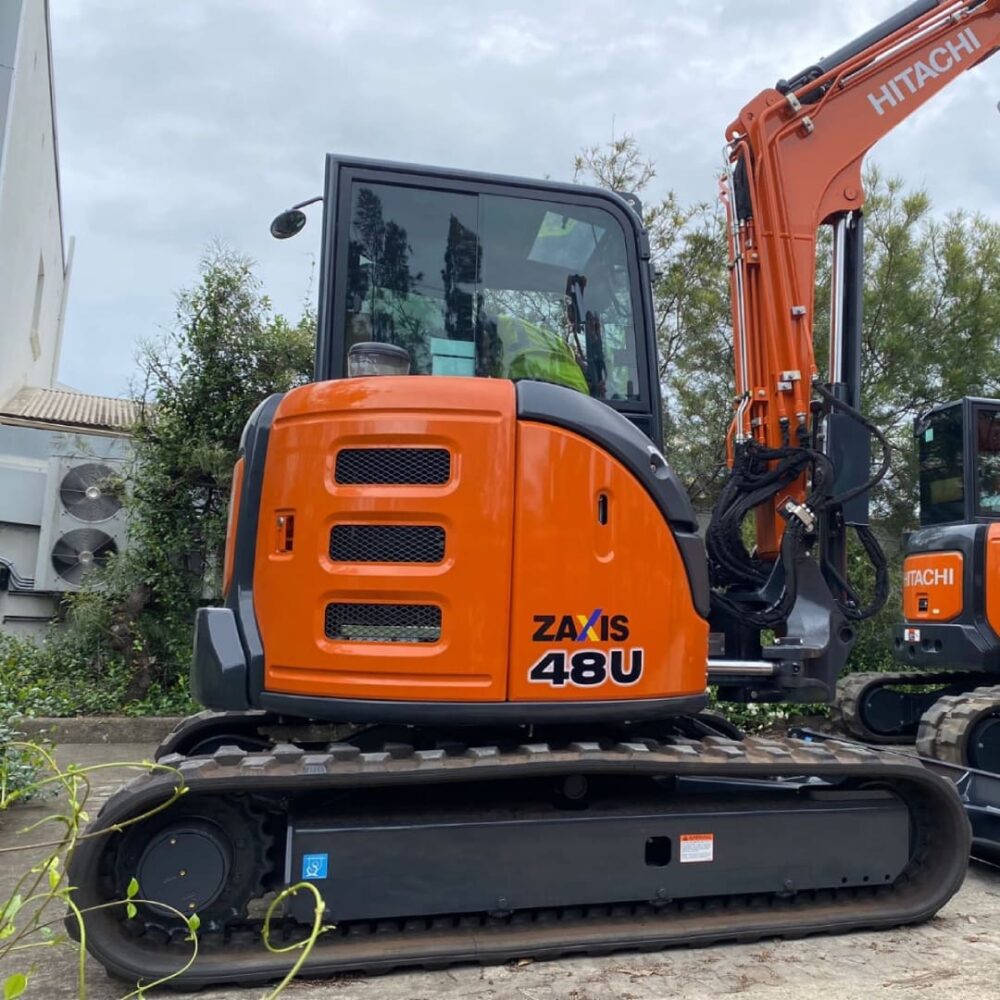 HITACHI ZAXIS 48U